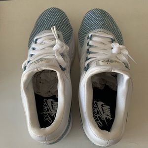 Air Max Zero Essential 'Smokey Blue'